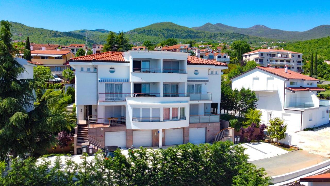 Sea View Apartment In Ičići Екстериор снимка