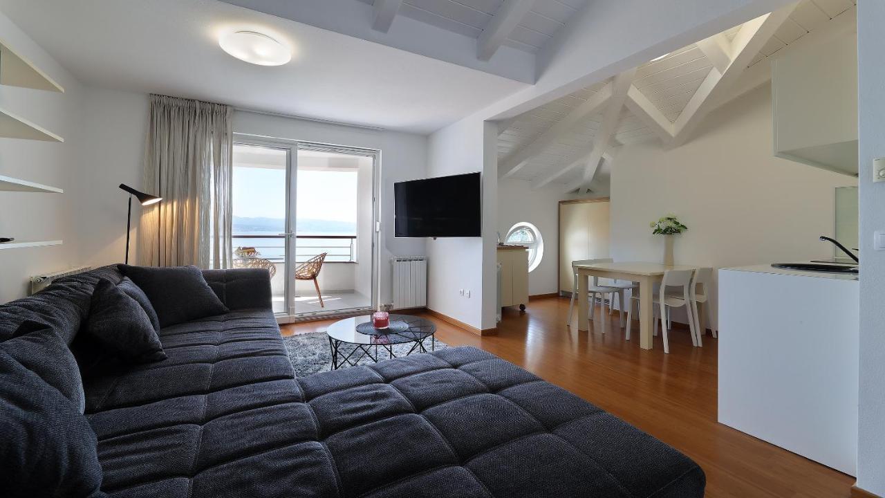 Sea View Apartment In Ičići Екстериор снимка