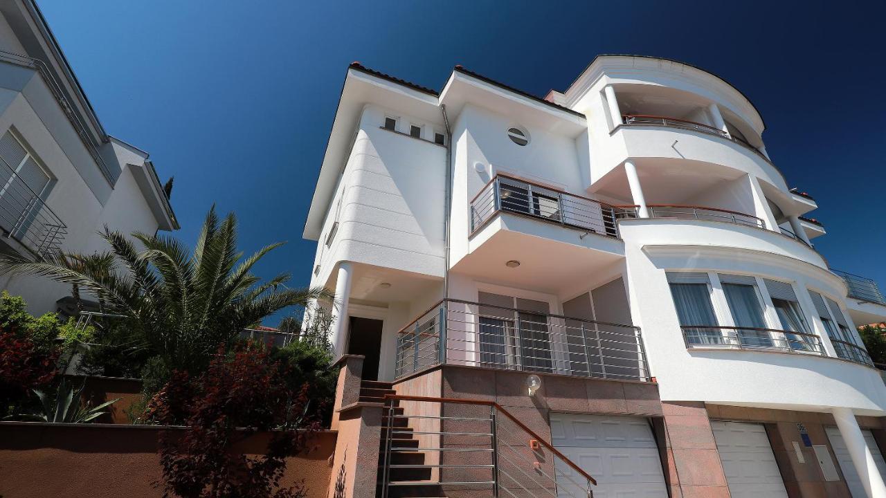 Sea View Apartment In Ičići Екстериор снимка