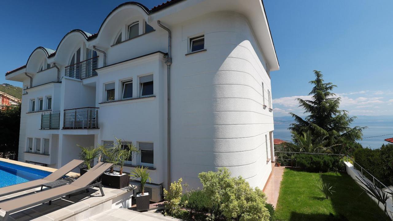 Sea View Apartment In Ičići Екстериор снимка