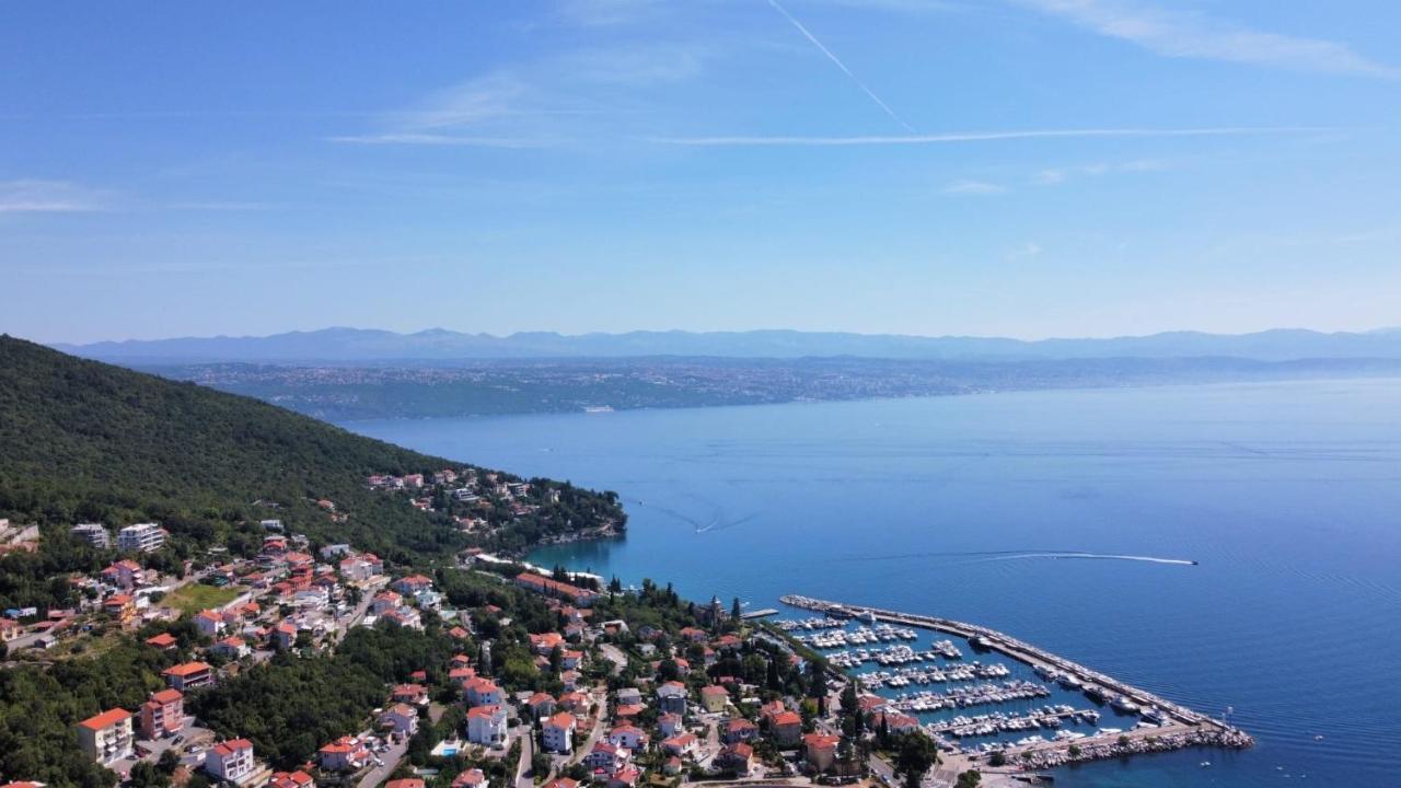 Sea View Apartment In Ičići Екстериор снимка